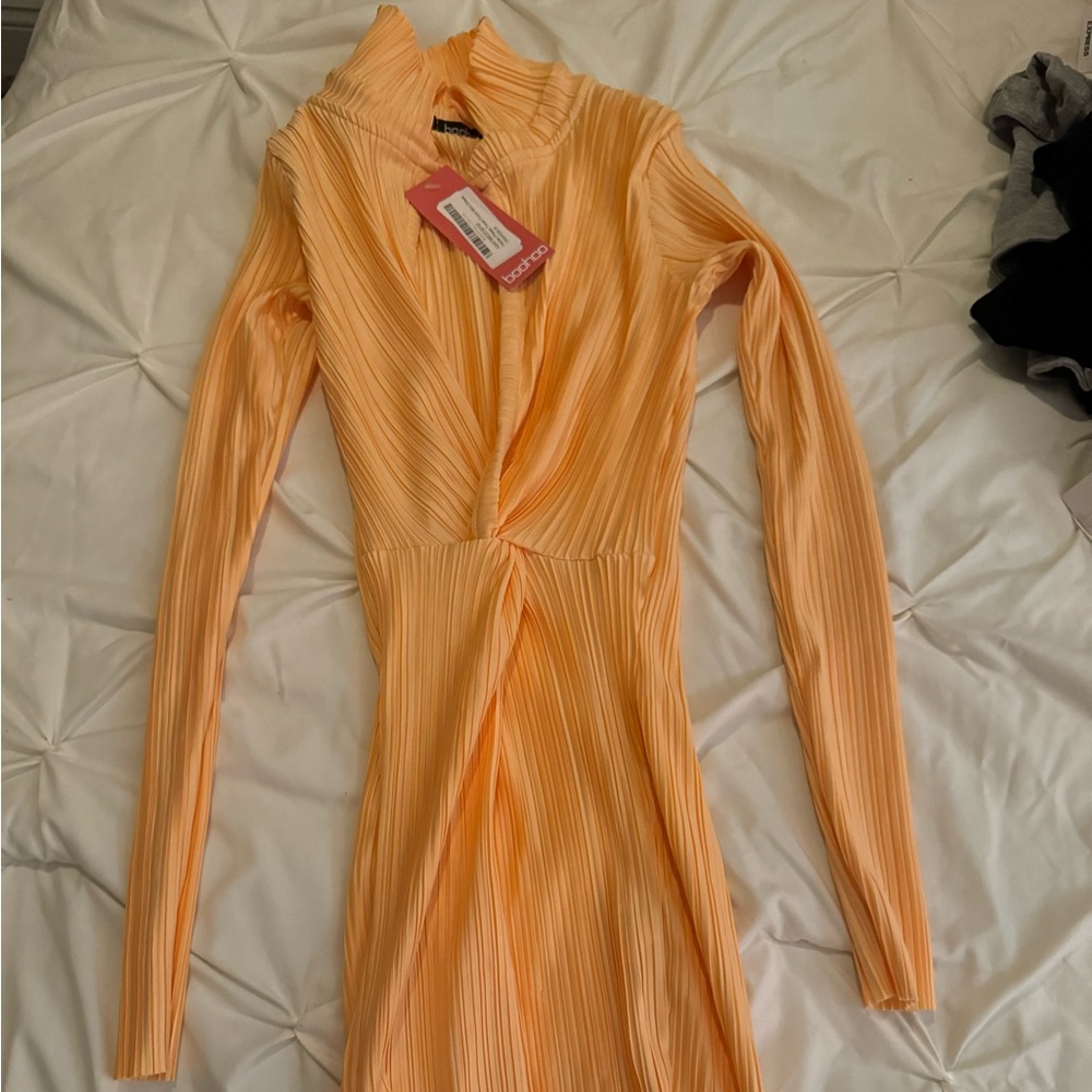 Boohoo creamsicle dress